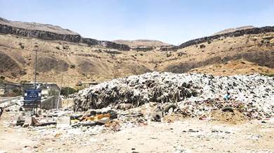 "جبال" النفايات في اليمن خطر صحي وبيئي.. كيف يمكن التخلص منها؟